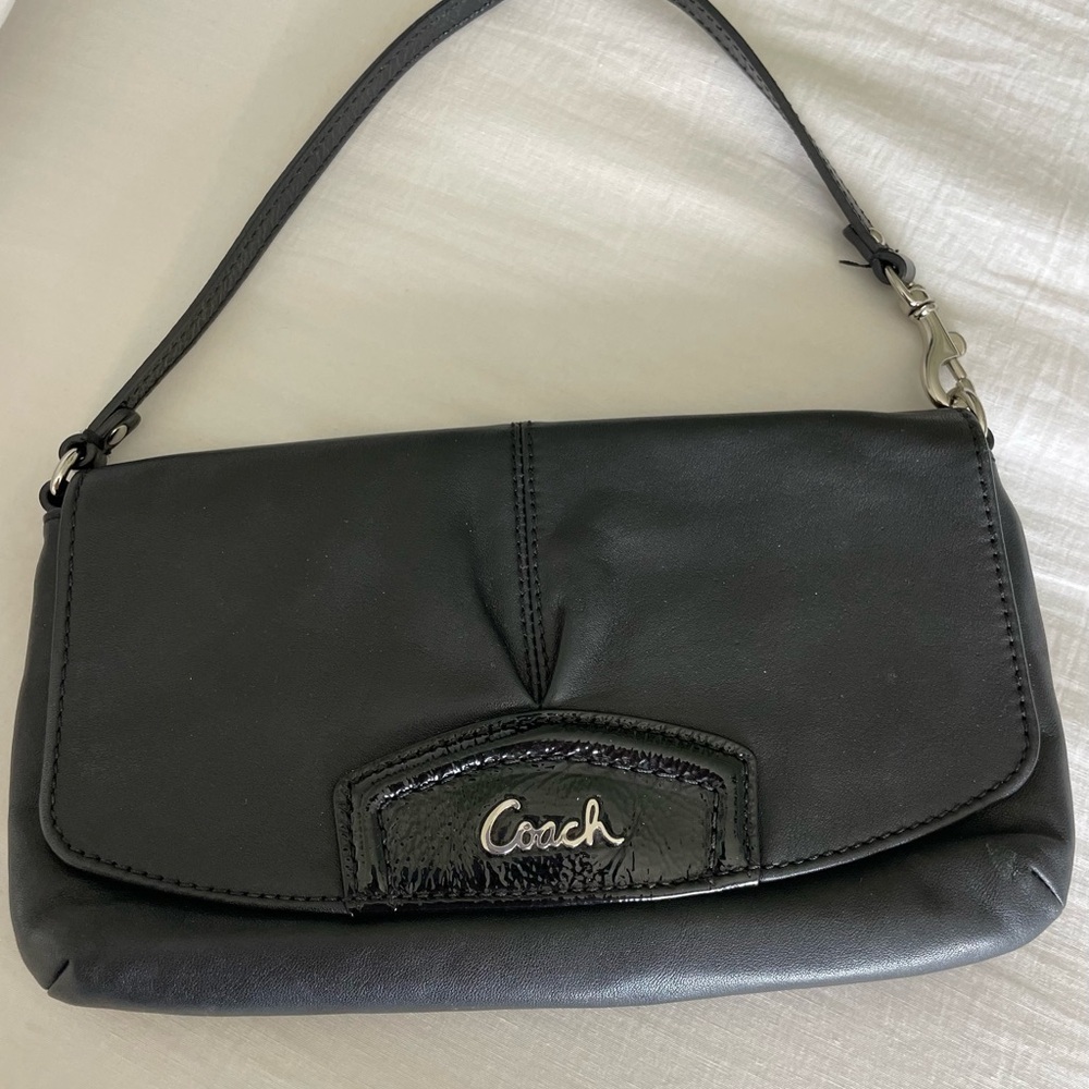 Coach Black Leather Wristlet with Detachable Strap. Great condition.